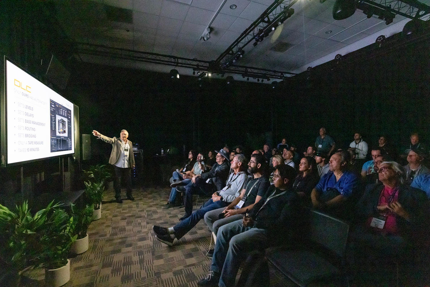 Photo of Smart Stage session at CEDIA Expo/CIX.